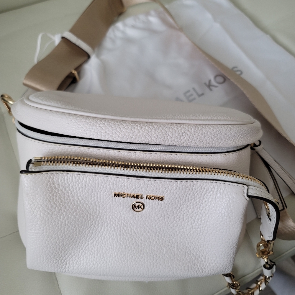 Michael Kors Slater Sling Pack